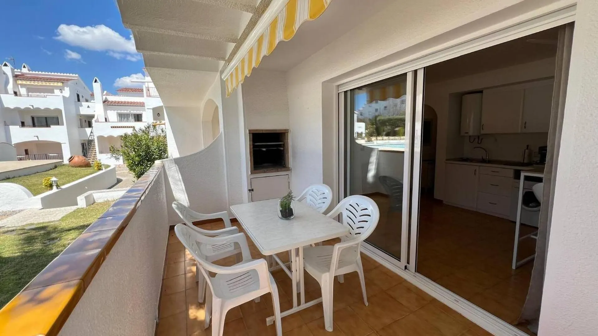 Piso Planta Baja Salida Piscina Av-03 Apartment Roses 0*,  Spain